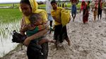 Perjuangan Warga Rohingya Menyelamatkan Diri ke Bangladesh