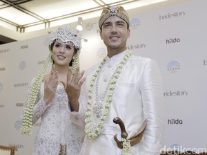 Berhias Berlian, Inikah Harga Cincin Kawin Raisa dan Hamish Daud?