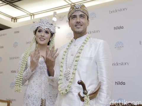 #MalamPertamaRaisa Bukti Kesalahan Sistem Pendidikan di Indonesia