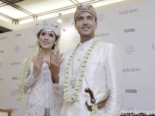 Pernikahan Raisa-Hamish dan Foto Terfavorit Lainnya di 2017