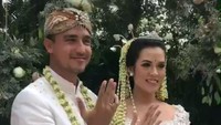 Konsep proses sakral akad nikah menggunakan pesta kebun. Foto: Instagram/ The Bridestory