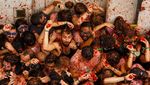 Intip Keseruan Festival Perang Tomat yang Dihadiri Puluhan Ribu Orang Ini