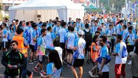 Ratusan orang tampak antusias mengikuti acara lari sejauh 4,6 kilometer dan mendonasikan 4.600 buku buku di acara tersebut. Foto: dok. Peruri