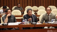 Dalam rapat bersama Pansus Angket KPK, Ikatan Hakim Indonesia mendapat banyak pertanyaan. Salah satu pertanyaan ialah soal maksud sebenarnya dari operasi tangkap tangan yang dilakukan KPK.