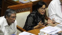 Jika dibandingkan dengan Produk Domestik Bruto (PDB) dalam APBN Perubahan 2017 sebesar 3.717 triliun, rasio utang pemerintah hingga Juni 2017 sebesar 27,02% dari PDB. Batas aman utang pemerintah yang diperbolehkan Undang-Undang (UU) Nomor 17 Tahun 2003 tentang Keuangan Negara, sebesar 60% dari PDB.