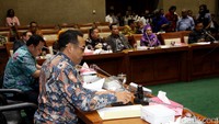 Rapat kerja tersebut dipimpin oleh Ketua Komsi VI Teguh Juawarno.