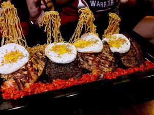Kafe di Malaysia Ini Sajikan Indomie dengan Ragam Topping Unik!