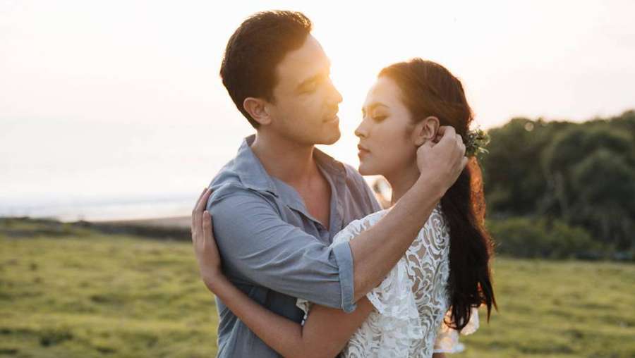 Mengintip Foto Prewedding Raisa dan Hamish Daud yang Bikin Iri