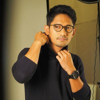 Ibnu Jamil dikenal sebagai seorang aktor tampan yang ternyata juga memiliki kumis dan jenggot yang tipis. Foto: Instagram