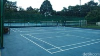 Itu baru aktivitas disekitar pantai. Ada pula olahraga indoor, ada bulu tangkis, tennis, ping pong dan panah. Lengkap (Bonauli/detikTravel)