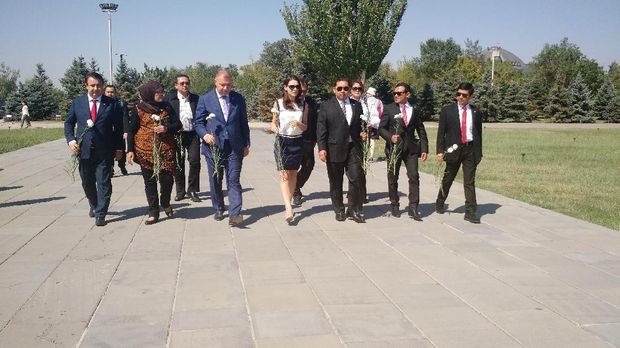  Di Armenia, Fadli Zon Kunjungi Monumen Genosida