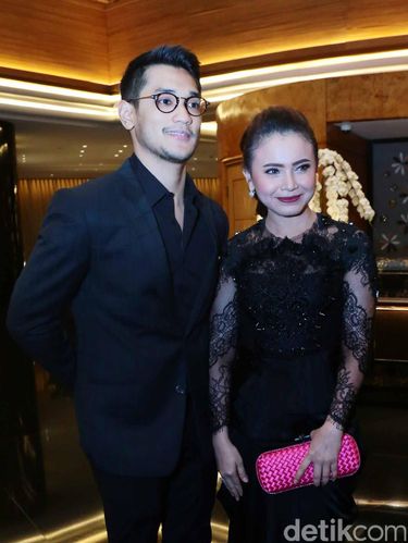 Foto: Adu Gaya Selebriti di Pernikahan Raisa dan Hamish, Siapa Terbaik?