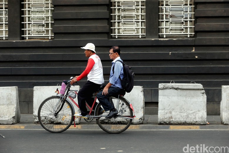 Prediksi Masa Depan Ojek Sepeda Ontel Prediksi Masa Depan Ojek Sepeda Ontel