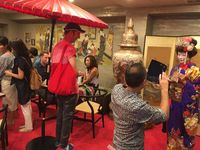 Pengunjung nantinya akan dilayani oelh Geisha yang cantik