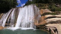 Sumba juga dikenal memiliki air terjun menawan. Foto: (Thinkstock)