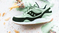 Sneaker warna hijau mint ini buatan Saucony. Inspirasinya datang dari es krim mint chocolate chip. Hanya saja tak ada taburan chocolate chip yang menyertainya. Foto: Istimewa