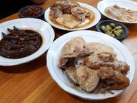 Bubur gudeg khas Solo yang disajikan dalam pernikahan Kahiyang dan Bobby.