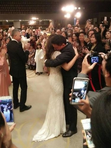 Ini Detail Gaun Kedua yang Dipakai Raisa Saat Ciuman Ini Detail Gaun Kedua yang Dipakai Raisa Saat Ciuman