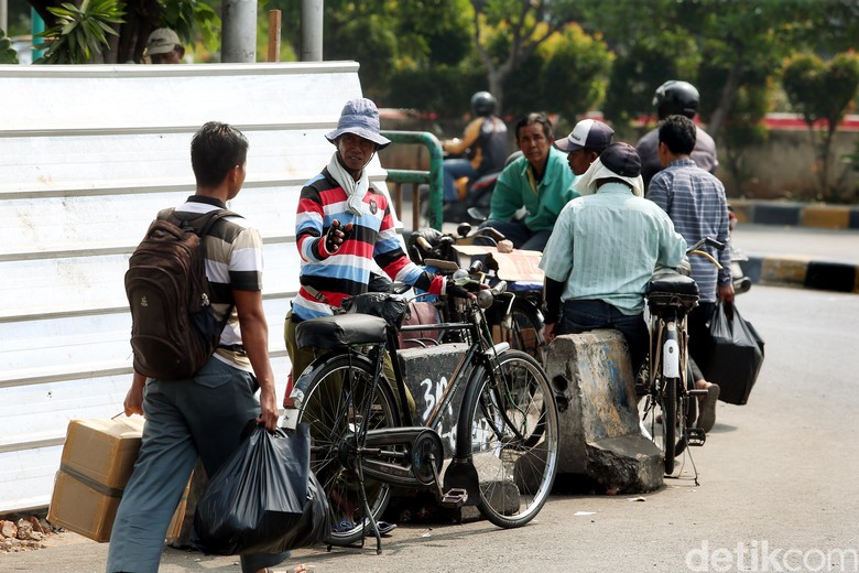 Tukang Ojek Sepeda: Gowes Tiap Hari, Sakit Paru-paru Sembuh Tukang Ojek Sepeda: Gowes Tiap Hari, Sakit Paru-paru Sembuh