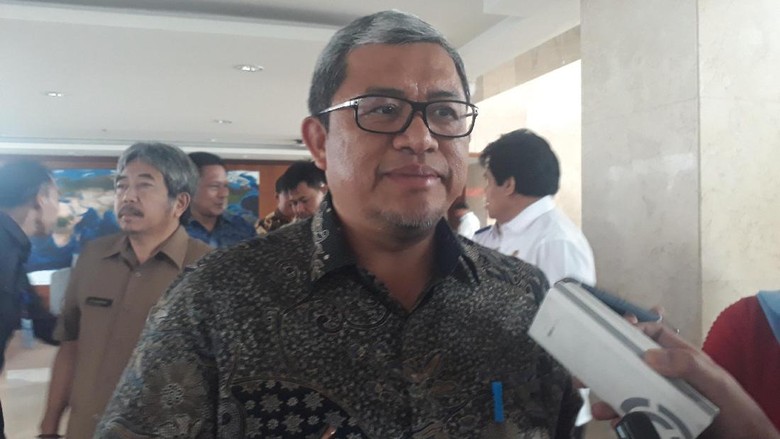 Gubernur Aher Ajak Warga Jabar Ciptakan Pilkada Damai dan Aman Gubernur Aher Ajak Warga Jabar Ciptakan Pilkada Damai dan Aman