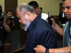 Giliran Eks Hakim MK Patrialis Akbar Ajukan PK Kasus Korupsi