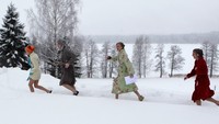 Para partisipan akan dibagi menjadi beberapa tim yang terdiri dari 4 orang. Mereka akan diberi map yang berisi 20 sauna yang harus dinikmati (Ints Kalnins/Reuters)