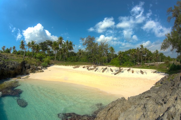Pantai Mandorak yang tersembunyi Sumba Barat Daya, menyajikan pemandangan super cantik. Pasirnya putih dan halus, dengan air laut yang bergradasi hijau (Thinkstock) Pantai Mandorak yang tersembunyi Sumba Barat Daya, menyajikan pemandangan super cantik. Pasirnya putih dan halus, dengan air laut yang bergradasi hijau (Thinkstock)