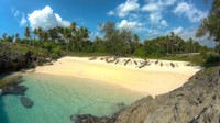 Pantai Mandorak yang tersembunyi Sumba Barat Daya, menyajikan pemandangan super cantik. Pasirnya putih dan halus, dengan air laut yang bergradasi hijau (Thinkstock)