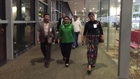 Setibanya di Myanmar, Retno disambut oleh Dubes RI di Yangon, Ito Sumardi beserta dua pejabat tinggi Myanmar, yakni Deputy Direktur Jenderal Protokol, U Zaw Thomas O serta Dirjen Strategic Study Kemlu Myanmar, Daw Khay Thi.
