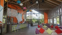 Kafe dan restoran tersedia di Club Med Finolhu Maldives. Tempatnya juga ciamik buat bersantai atau untuk foto-foto (Afif Farhan/detikTravel)