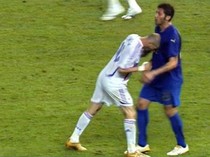 Ungkapan Zidane Tak Sesali Aksi Tandukan ke Materrazi 2 Dekade Lalu