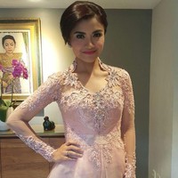 Tina Talisa membuktikan dirinya tak hanya pandai membacakan berita. Ia juga pernah dipercaya sebagai moderator debat calon gubernur dan calon wakil gubernur DKI Jakarta tahun ini. Foto: Istimewa