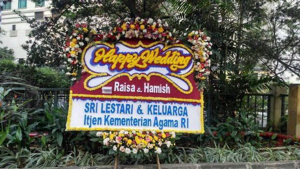 Pasangan duet Afghan dan Rossa