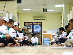 Doa Petugas Haji Indonesia untuk Muslim Rohingya dari Tanah Suci