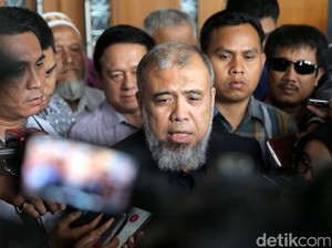 Patrialis Dibui 8 Tahun karena Korupsi Umrah, Jaksa Pikir-pikir