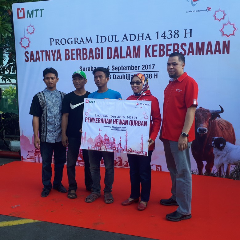 Telkomsel Area Jawa Bali Serahkan 163 Ekor Hewan Kurban Telkomsel Area Jawa Bali Serahkan 163 Ekor Hewan Kurban