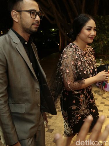 Foto: Adu Gaya Selebriti di Pernikahan Raisa dan Hamish, Siapa Terbaik?