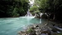 Lapopu ini disebut-sebut sebagai air terjun terindah di Sumba. Kalau main ke sana, jangan lupa abadikan keindahannya dalam kamera ya (Thinkstock)