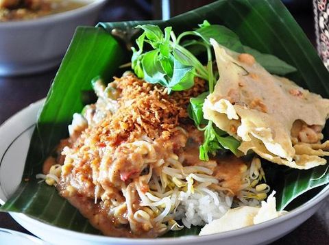 Makan Siang Mantap dengan 5 Nasi Pecel Enak di Kawasan Jakarta Selatan