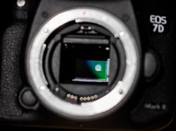 Duh! Lensa-lensa Mahal Jadi Korban Gerhana Matahari