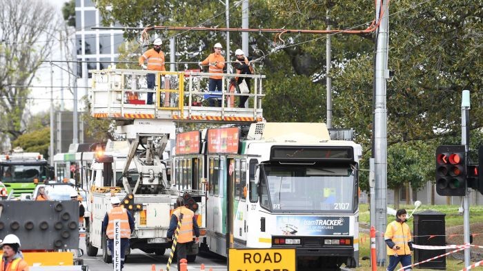Trem di Melbourne Terbakar, Jaringan Sempat Terganggu