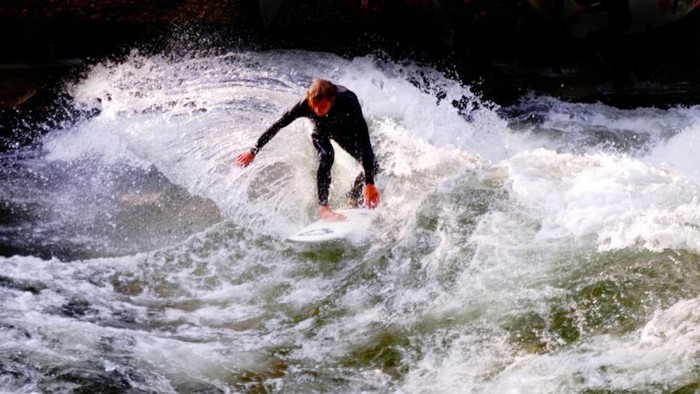 WN Belgia Tewas Tersambar Petir Saat Surfing di Bali