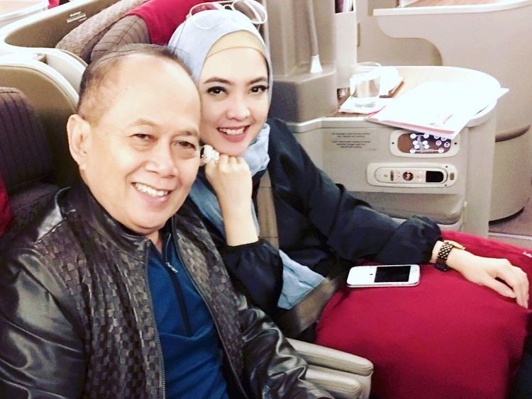 10 Artis yang Nikah dengan Pejabat, Ada yang Beda Usia 27 Tahun
