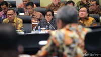 Badan Anggaran (Banggar) Dewan Perwakilan Rakyat (DPR) rapat kerja bersama pemerintah dan Bank Indonesia (BI) usai disampaikannya rancangan anggaran pendapatan dan belanja negara (RAPBN) tahun anggaran 2018 pada nota keuangan pada 16 Agustus tahun ini.