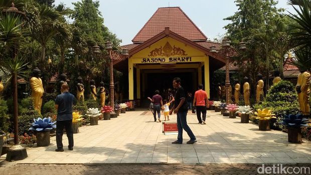 Maha Vihara Mojopahit di Mojokerto Dijaga Polisi/