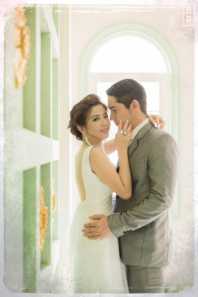 Pasangan selebriti Franda dan Samuel Zylgwyn menikah pada 8 Agustus 2016. Sebelumnya, keduanya melakukan sesi prewedding dengan gaya romantis memakai dua busana formal dan kasual. Foto: Dok. Instagram