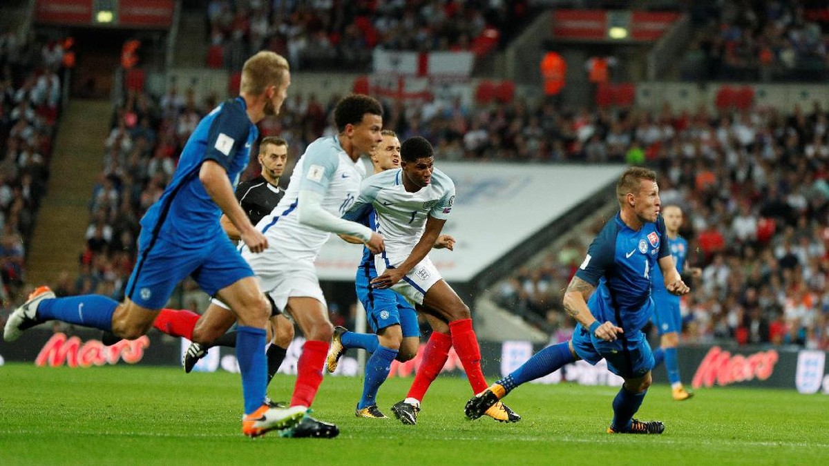 Timnas Inggris saat melawan Slovakia di kualifikasi Piala Dunia 2018 (Foto: John Sibley/Reuters)