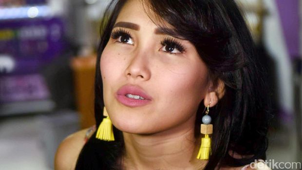 Ayu Ting Ting Rasakan Kesedihan yang Dialami Asri Welas 