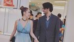 Gaya Bunga Citra Lestari dengan Dress Biru Transparan
