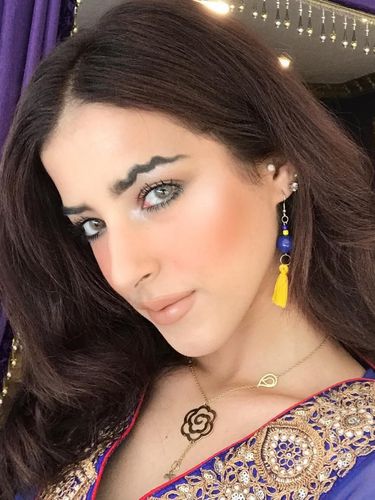 Foto: Beauty Influencer Indonesia Ikuti Tren Alis Gelombang yang Jadi Viral